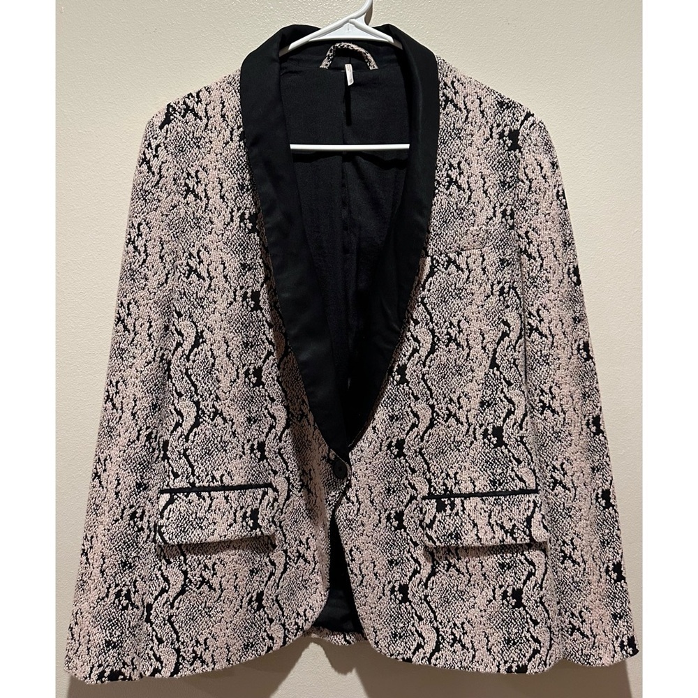 Free People Jacquard‎ Snakeskin Tuxedo Jacket Tapestry Blazer Size XS